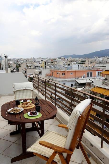 Fly Me To The Moon! Apartment Athens Ngoại thất bức ảnh