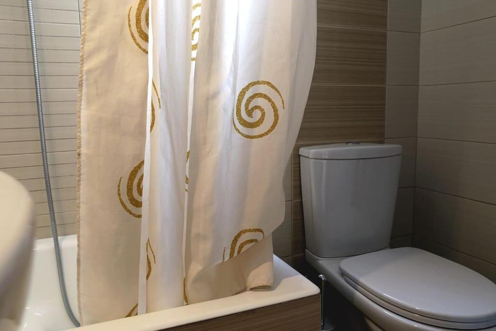 Fly Me To The Moon! Apartment Athens Ngoại thất bức ảnh