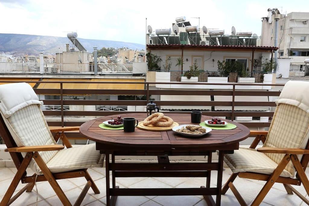 Fly Me To The Moon! Apartment Athens Ngoại thất bức ảnh