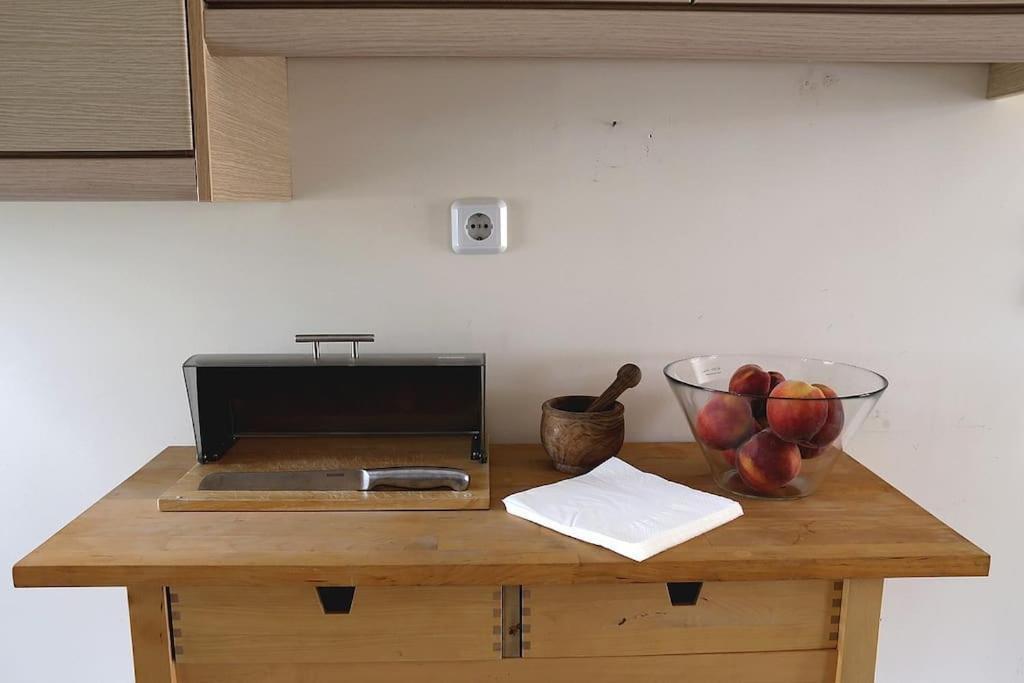 Fly Me To The Moon! Apartment Athens Ngoại thất bức ảnh