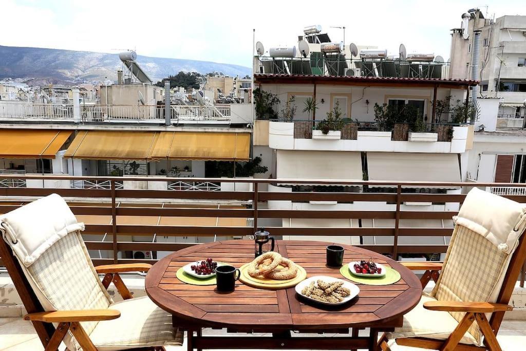 Fly Me To The Moon! Apartment Athens Ngoại thất bức ảnh